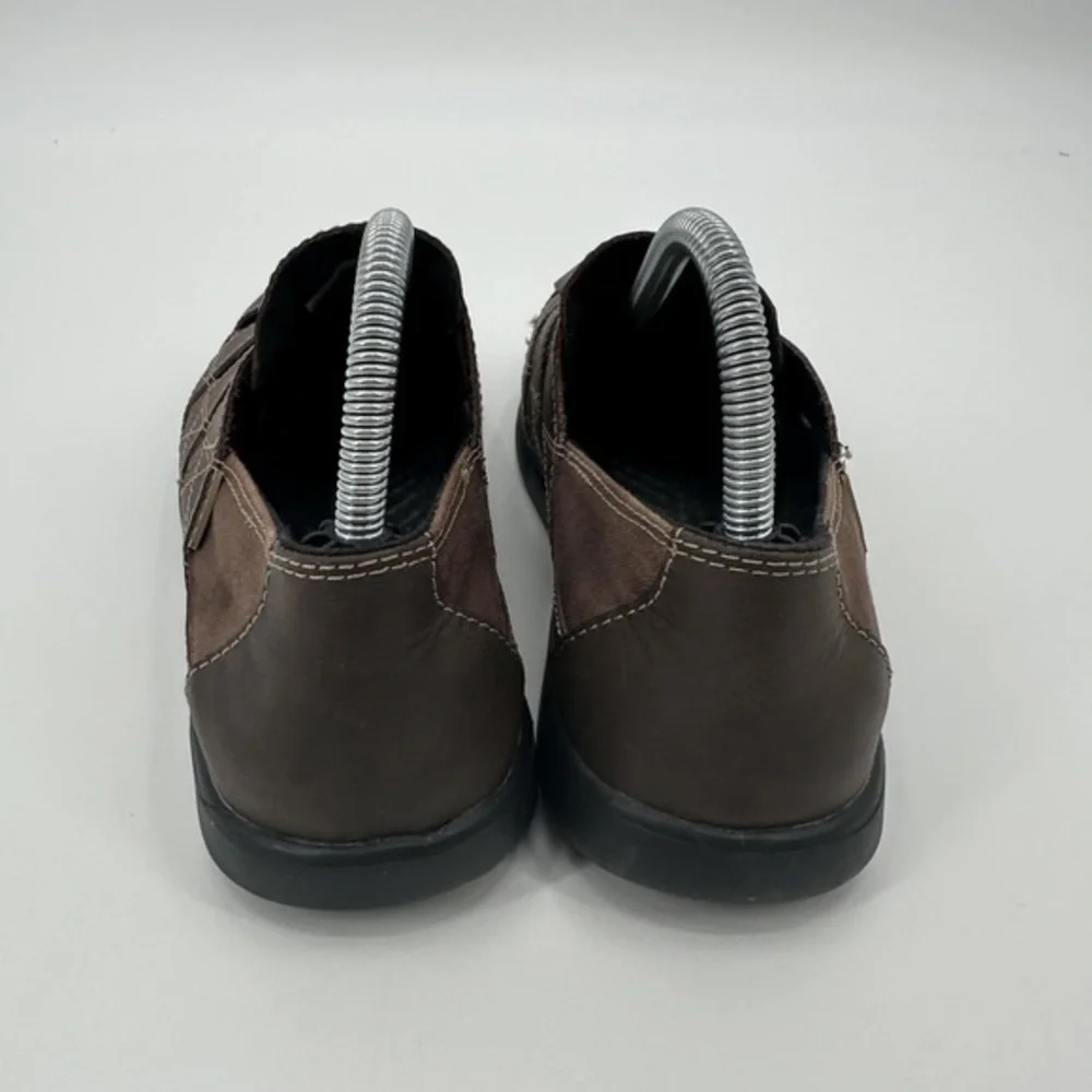CROCS Men’s Brown Leather-Look Fisherman Sandals